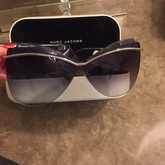 Marc Jacobs | Accessories | Nwt Marc Jacobs 6 Butterfly  display picture 2